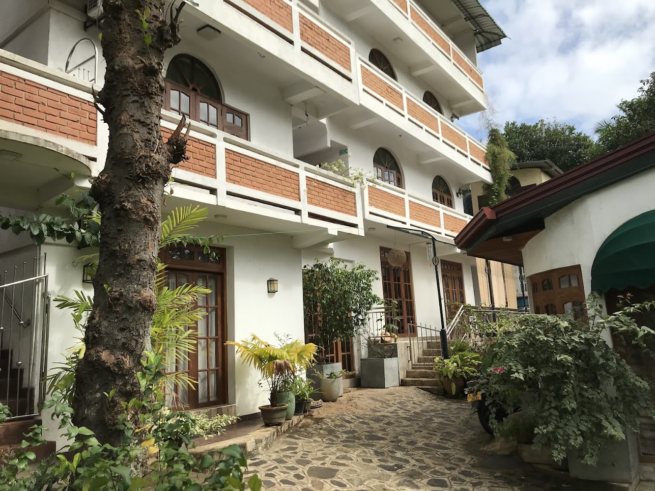 Aloy's Residence Resort hotel in Kandy, Sri Lanka