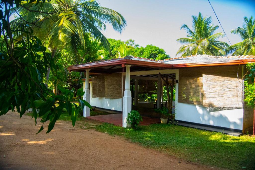 Banana Rest Sigiriya Hotel in Kimbissa, Sri Lanka
