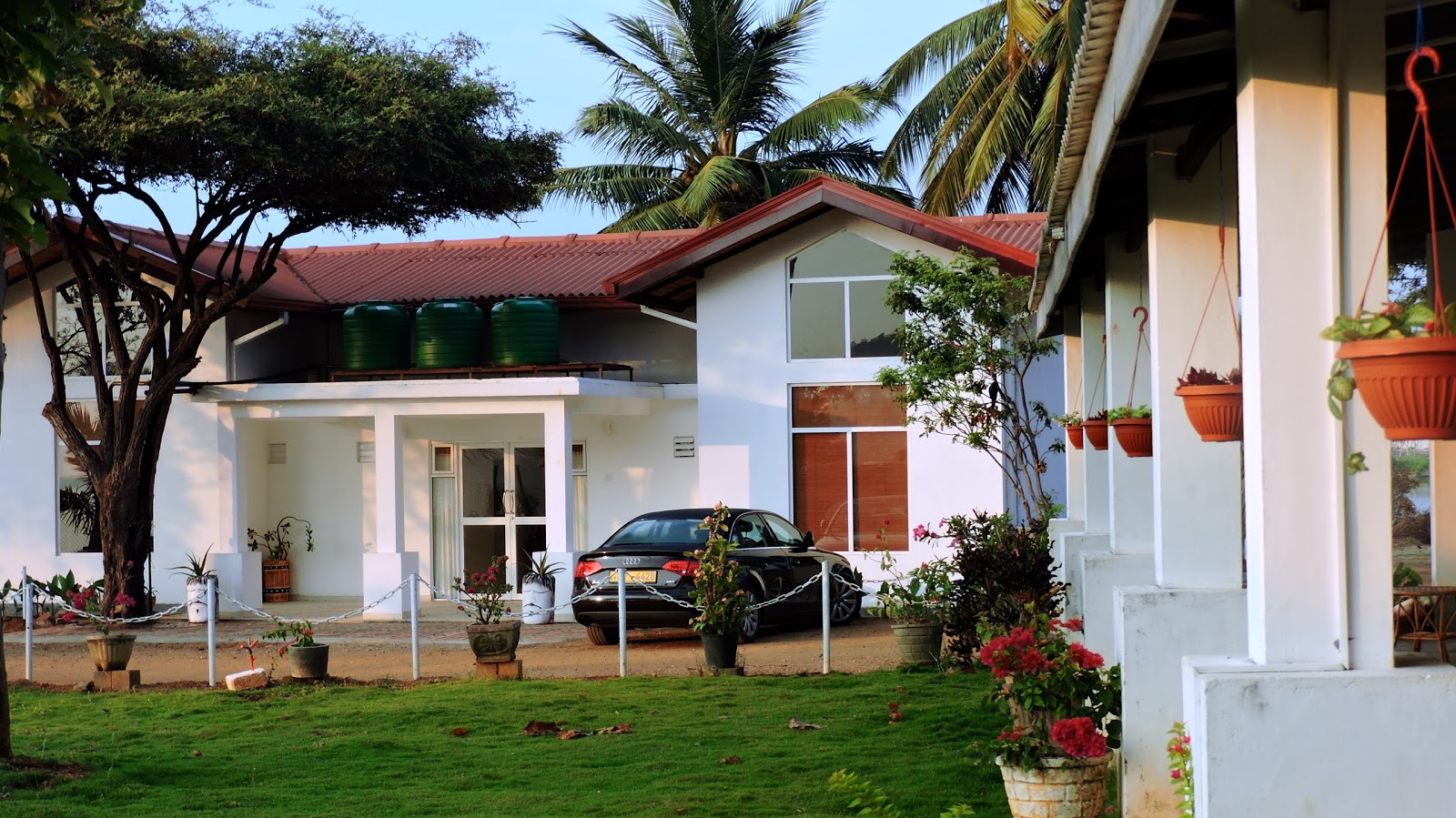 Bay Breeze Family Bungalows Resort hotel in Nalandapura, Sri Lanka