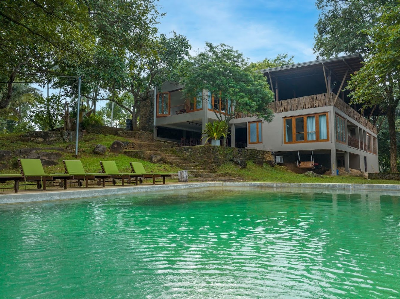 Birds Park Resort Hotel in Polgahawela, Sri Lanka