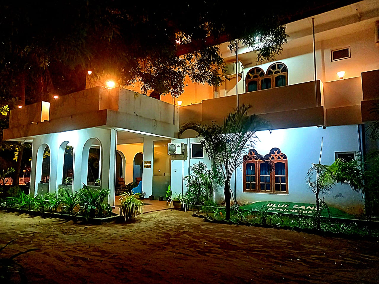 Blue Sand Beach Resort and Restaurant Resort hotel in Trincomalee, Sri Lanka