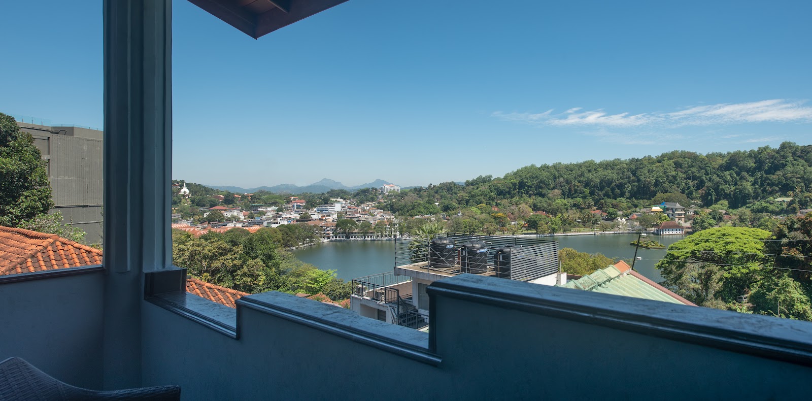 Ceyloni Lake Residency Hotel in Kandy, Sri Lanka