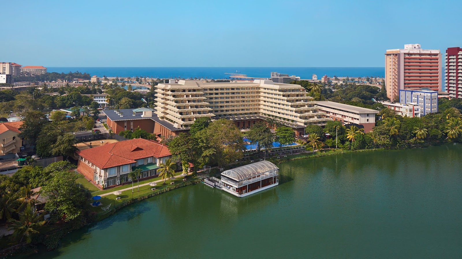 Cinnamon Lakeside Colombo Hotel in Colombo, Sri Lanka