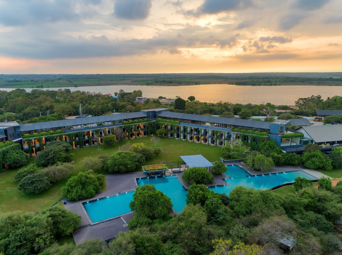 DoubleTree by Hilton Weerawila Rajawarna Resort Resort hotel in Wirawila, Sri Lanka