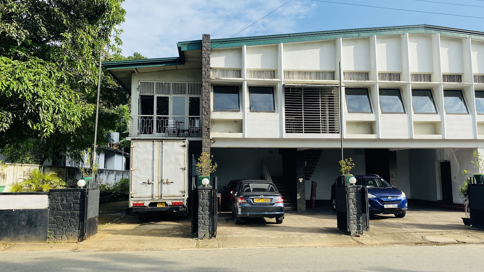 Dunhinda Falls Inn Hotel in Badulla, Sri Lanka