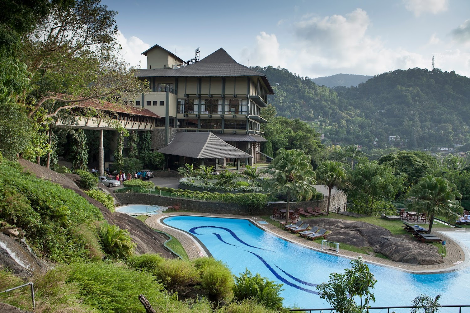 Earl's Regency Hotel Hotel in Kundasale, Sri Lanka