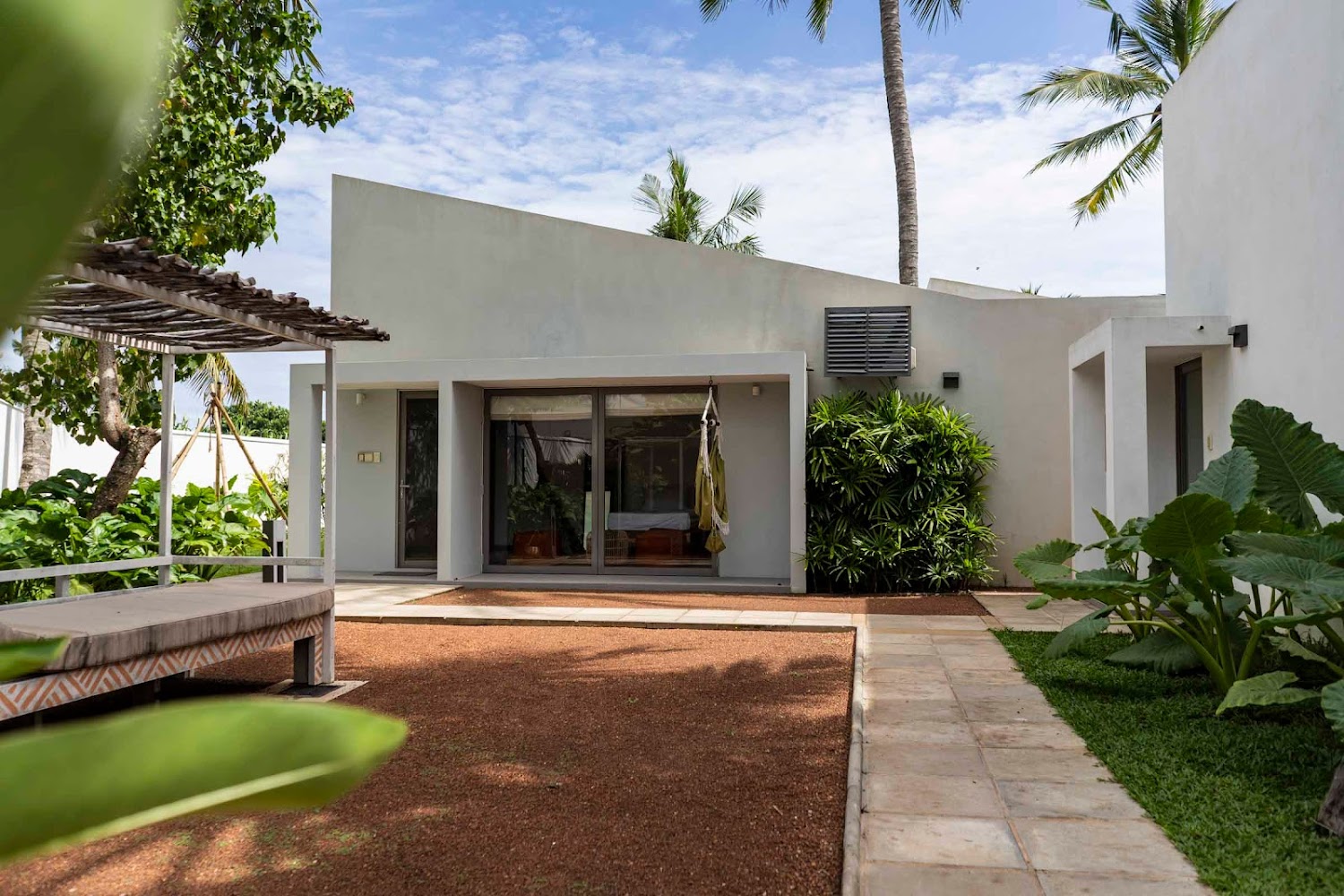 Global Surf Lodge Kabalana Hotel in Ahangama, Sri Lanka