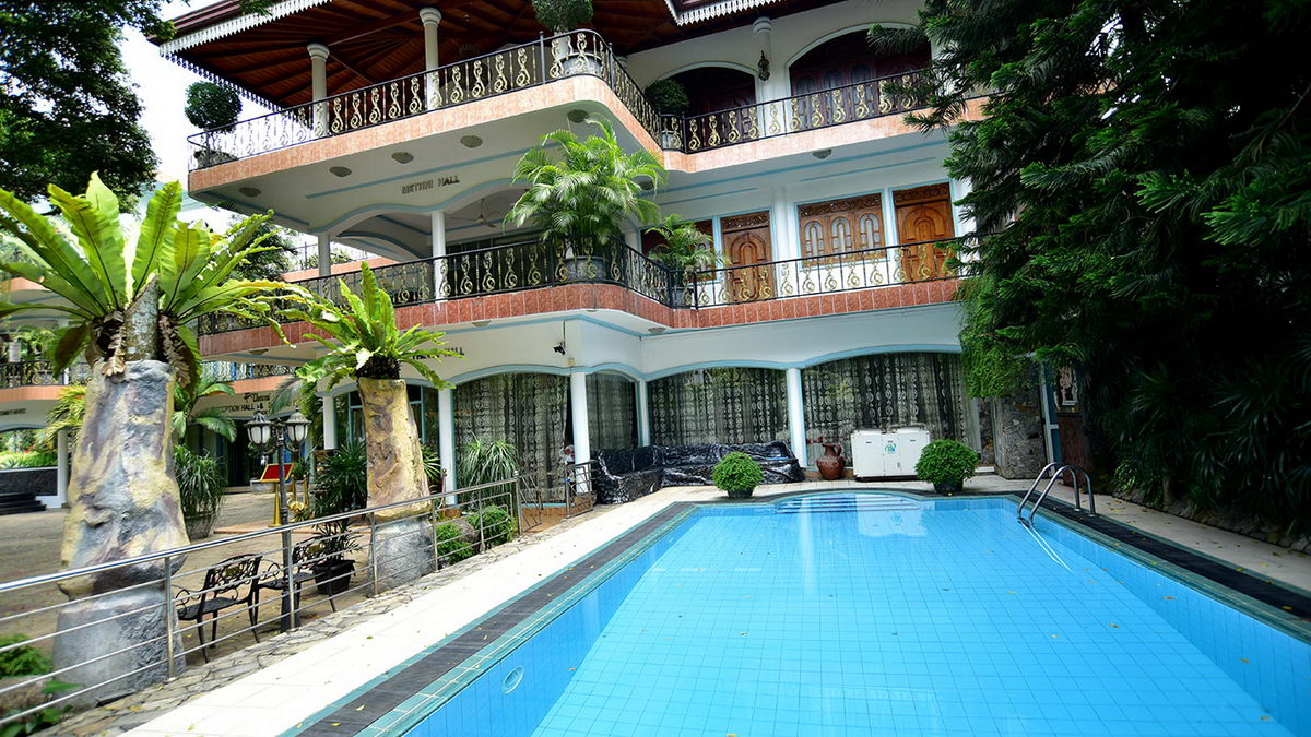Grand Thevni Banquet Hall & Holiday Resort Hotel in Padukka, Sri Lanka