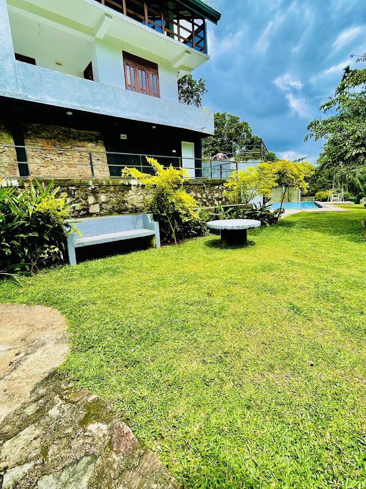 Hanthana SK paradise Hotel in Nillamba, Sri Lanka