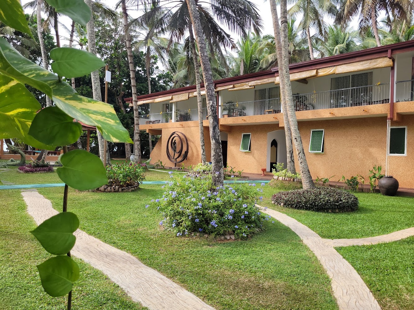 Hiru Om