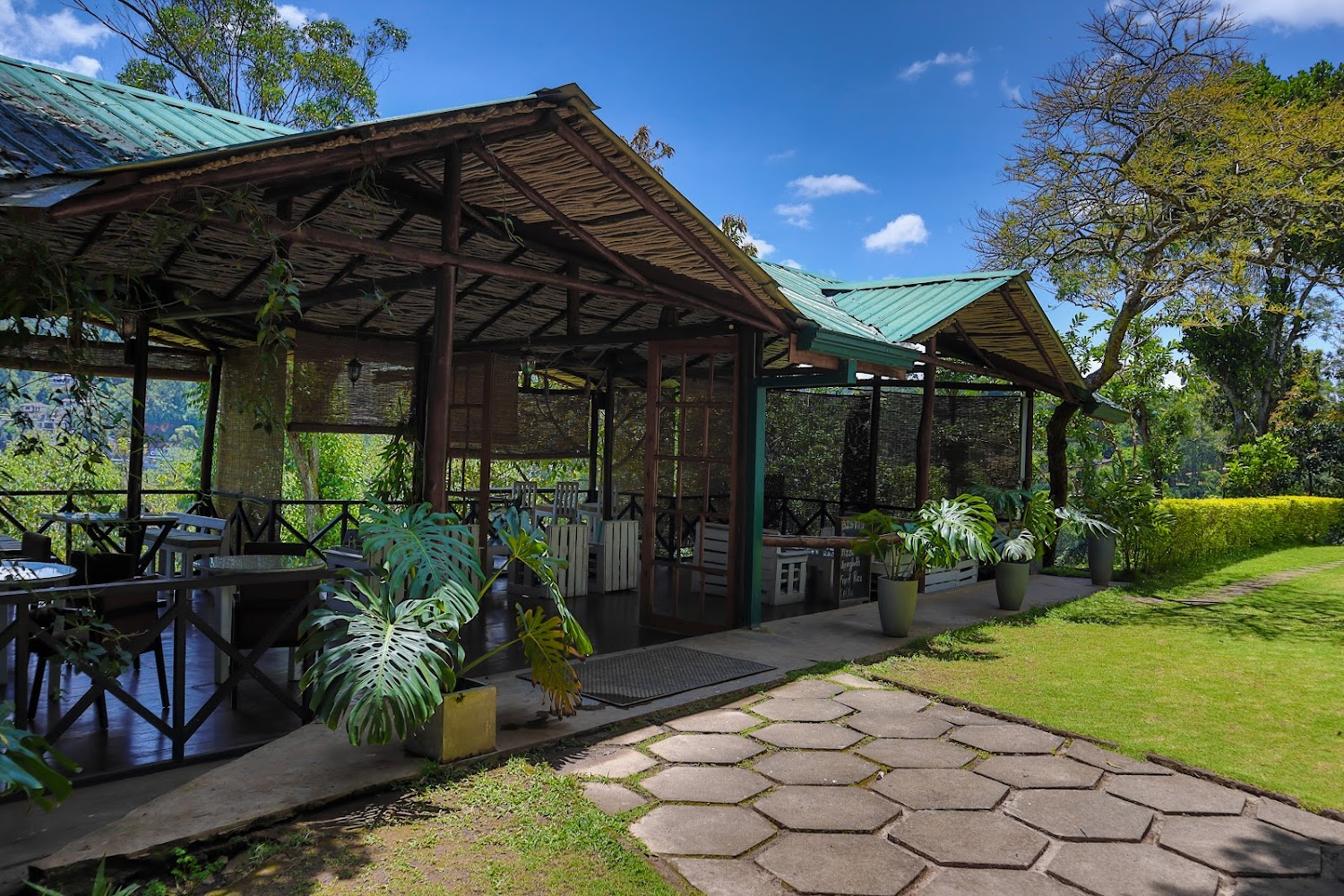 Homies Place-Bistro Hotel in Bandarawela, Sri Lanka