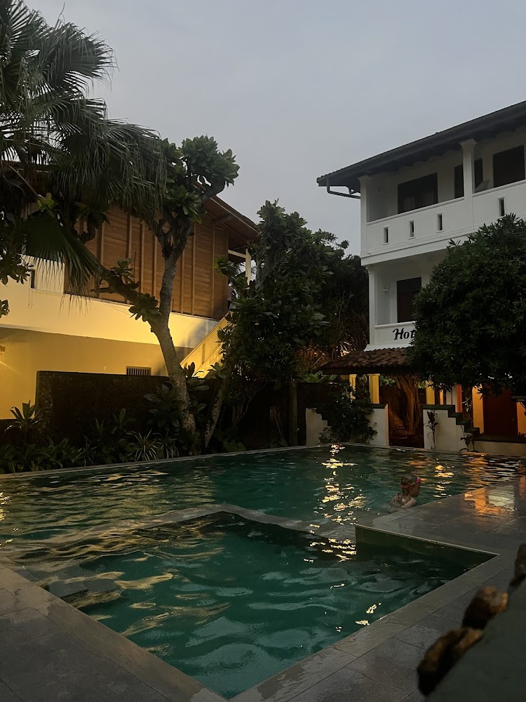 Hotel Moon Beam Hotel in Hikkaduwa, Sri Lanka