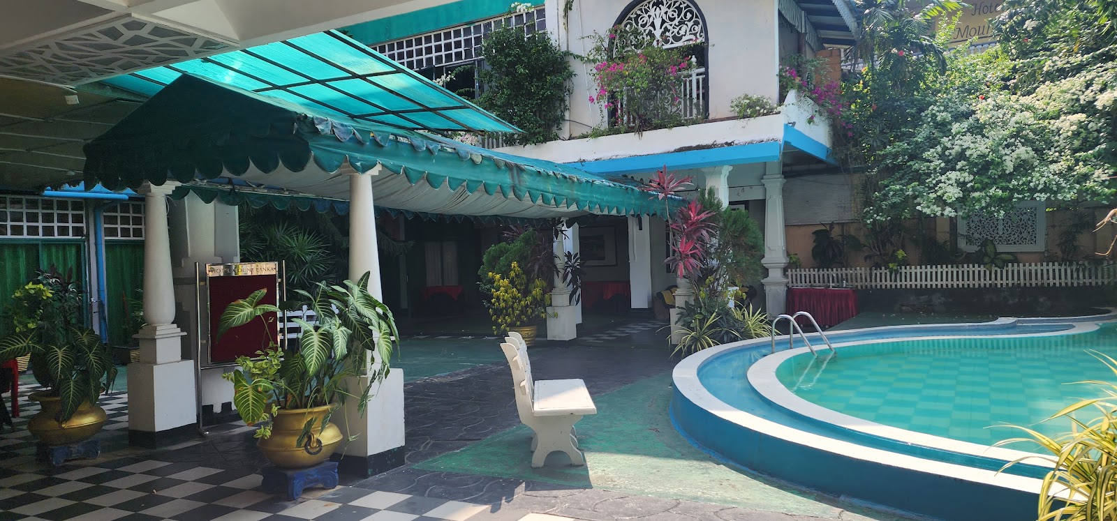 Hotel Mount Lanka Hotel in Dehiwala-Mount Lavinia, Sri Lanka