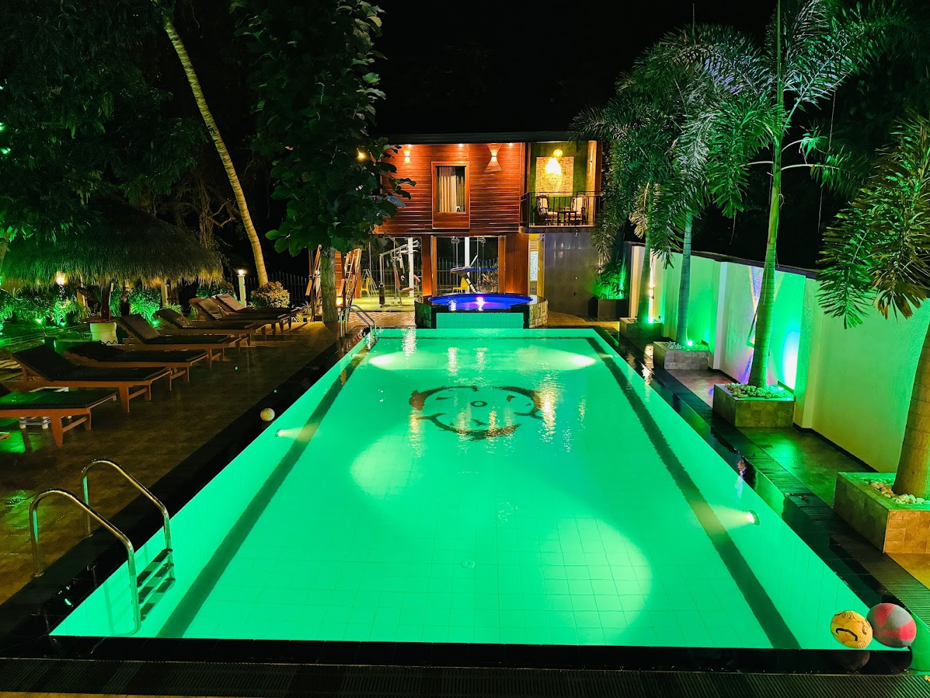 Hotel River Front Hotel in Tissamaharama, Sri Lanka