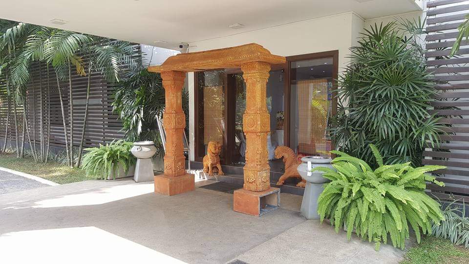 Hotel Royal Park Hotel in Weweldeniya, Sri Lanka