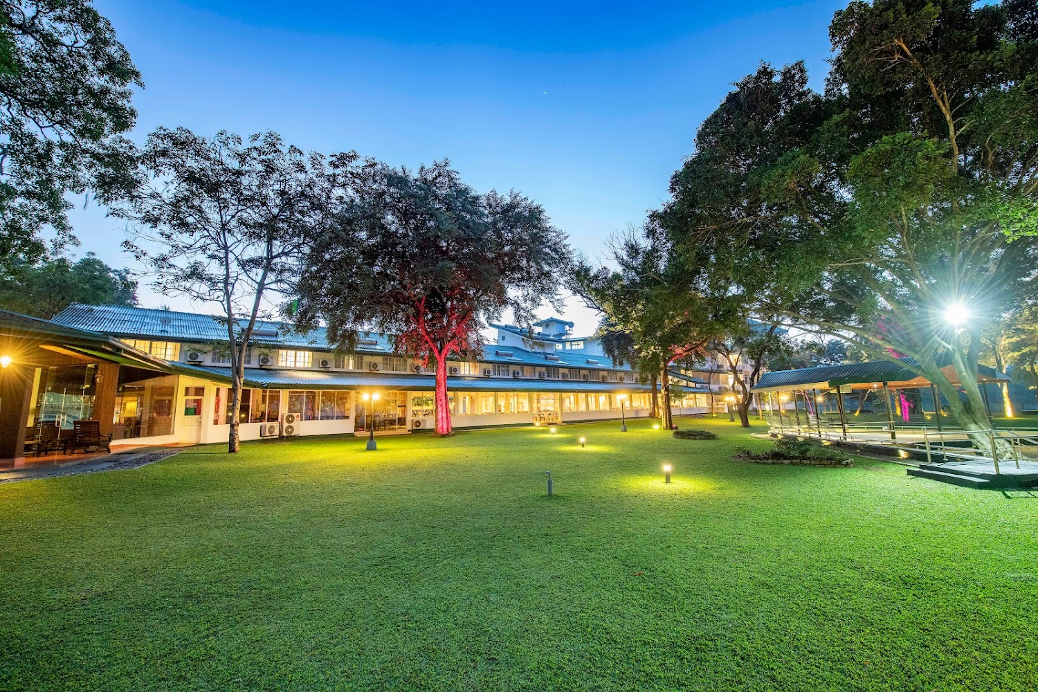 Hotel Sudu Araliya Hotel in Polonnaruwa, Sri Lanka