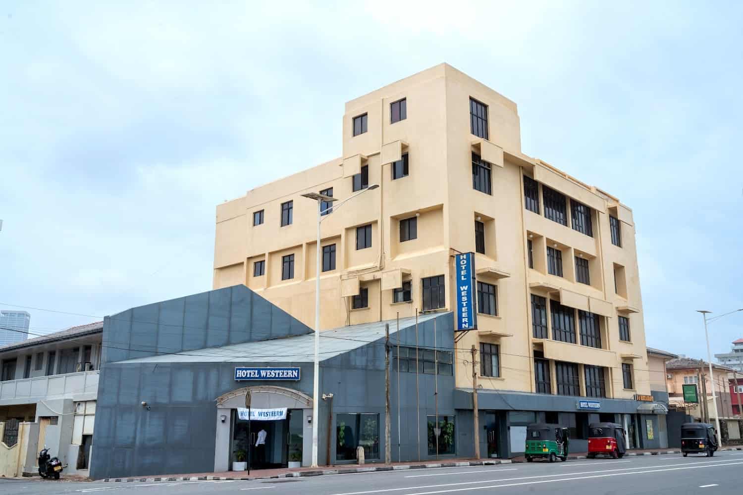 Hotel Westeern Hotel in Colombo, Sri Lanka