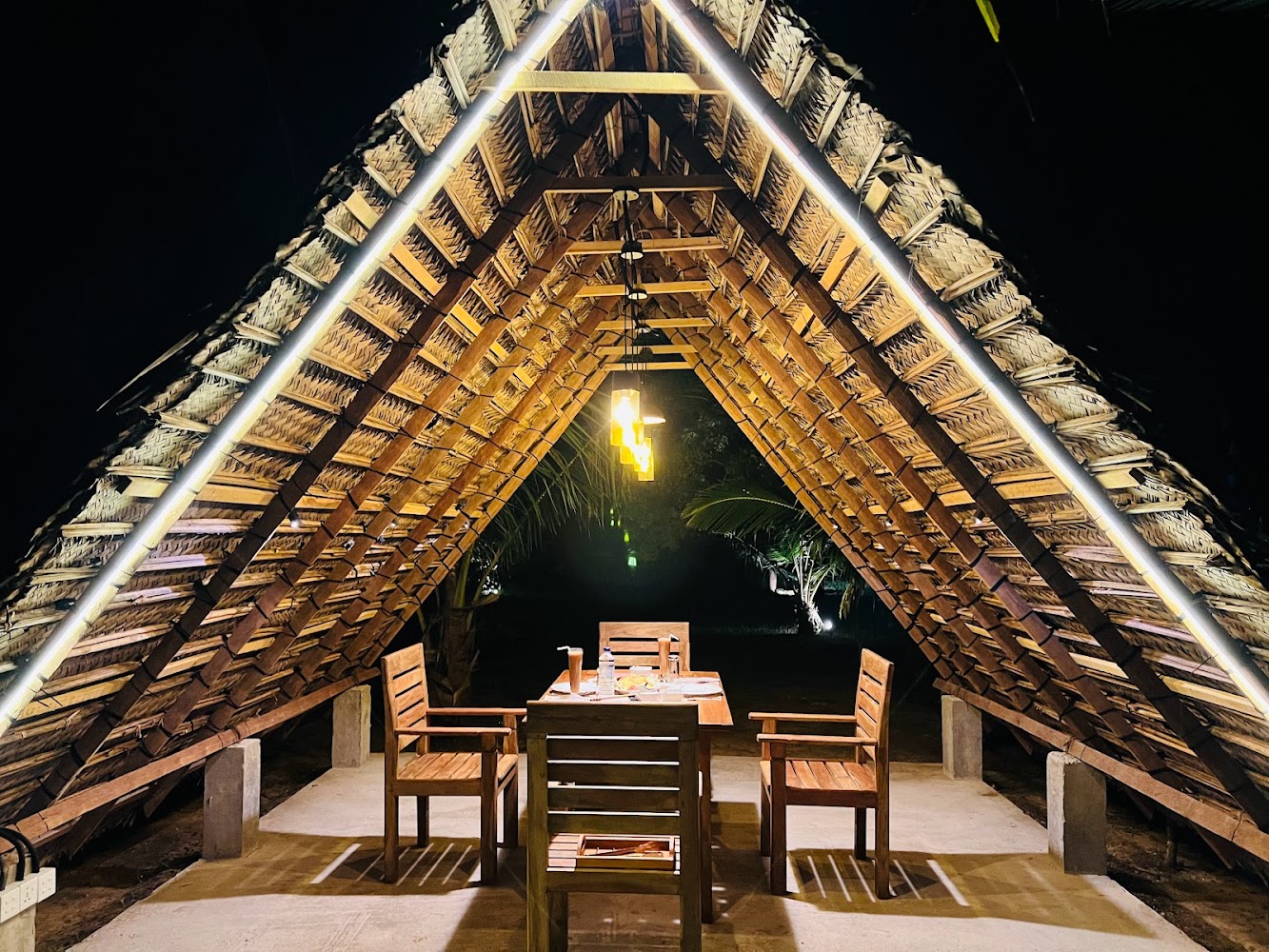 Kingfisher beach resort -Yala Hotel in Kirinda, Sri Lanka