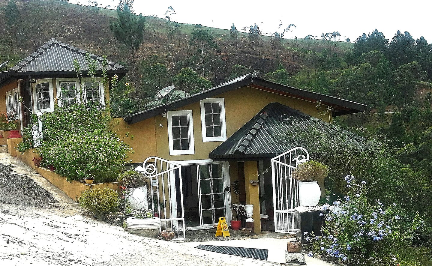 Lassana Holiday Bungalow Hotel in Watawala, Sri Lanka
