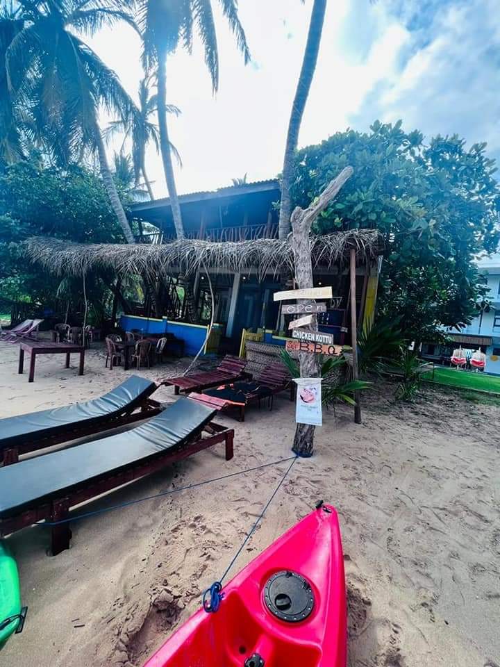 Lucky Sea Beach Hotel & Resturant Hotel in Tangalle, Sri Lanka