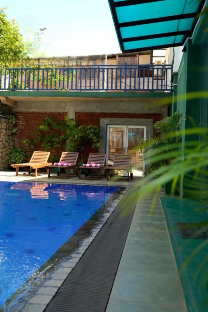 Pub Ceylon Hostel Hotel in Ella, Sri Lanka