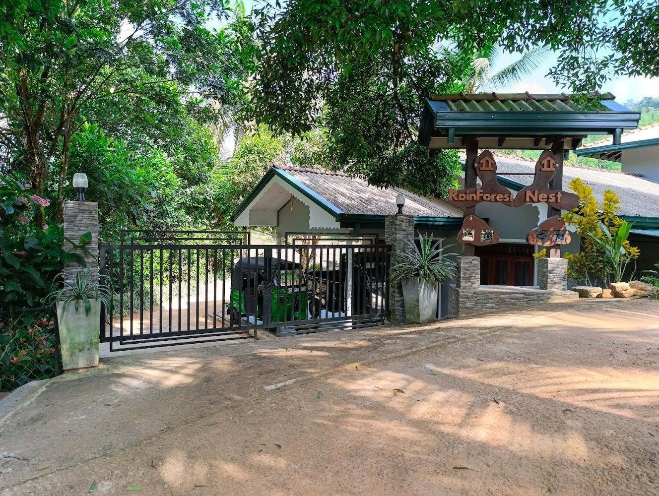 Rainforest Nest Hotel in Deniyaya, Sri Lanka
