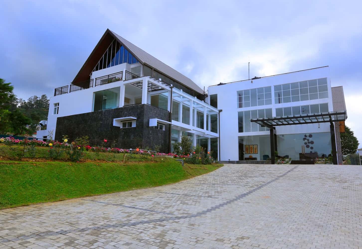 Ripon Grand Hill Hotel in Nuwara Eliya, Sri Lanka