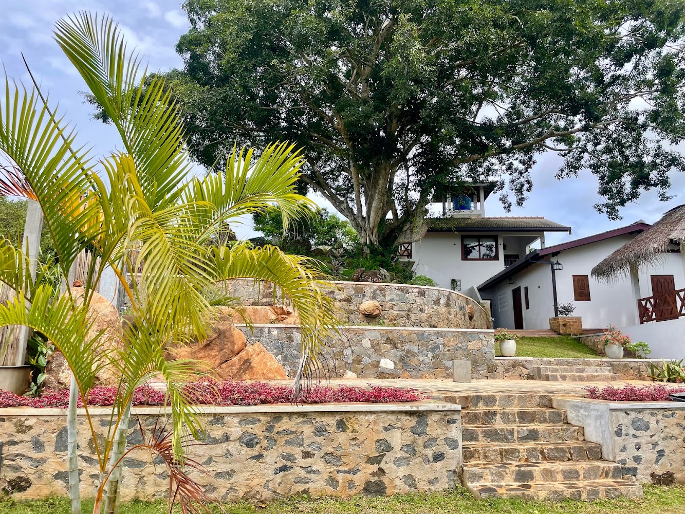 SLOW - Villa & Café Hotel in Tangalle, Sri Lanka