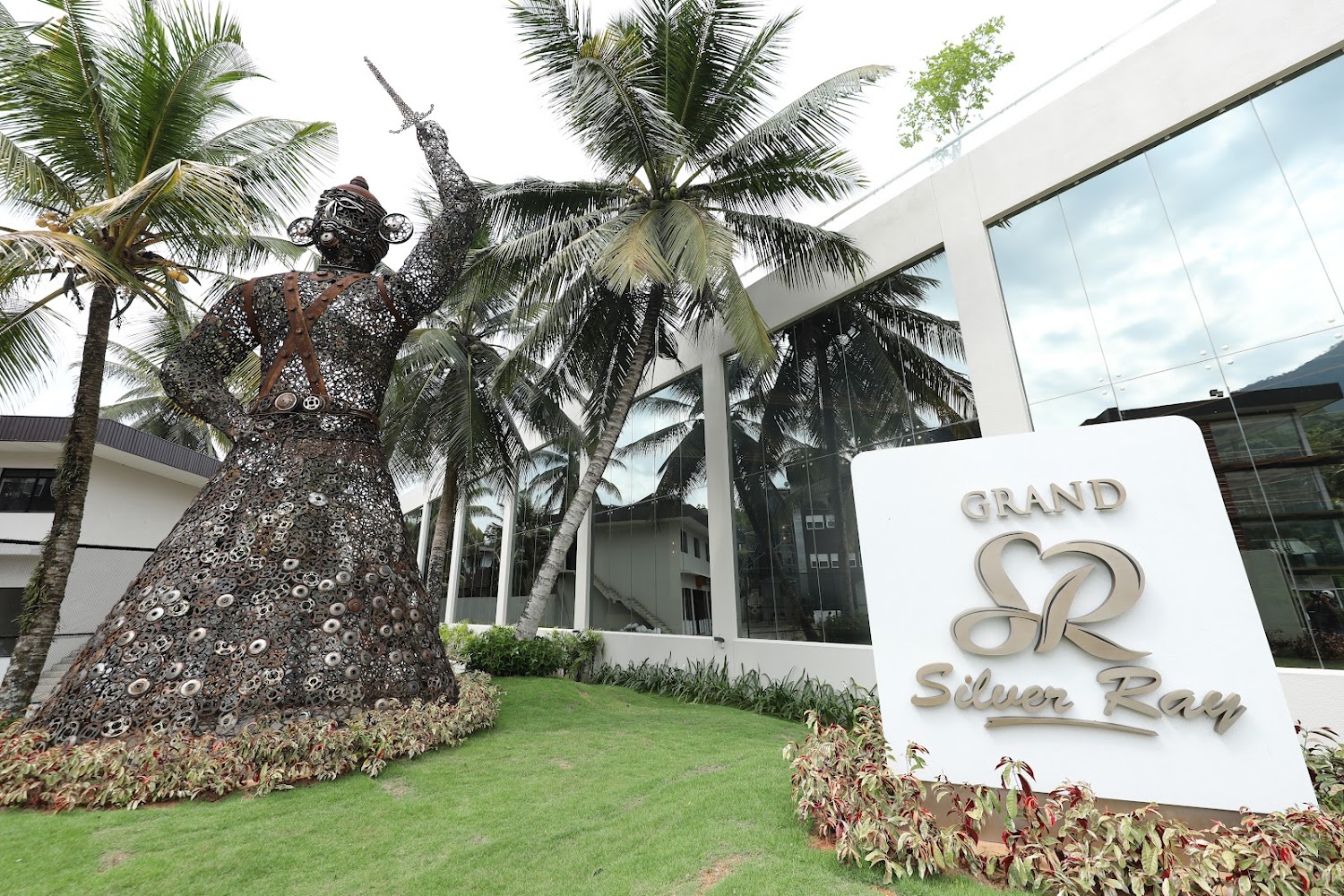 Silver Ray Grand (PVT) LTD. Hotel in Pelmadulla, Sri Lanka