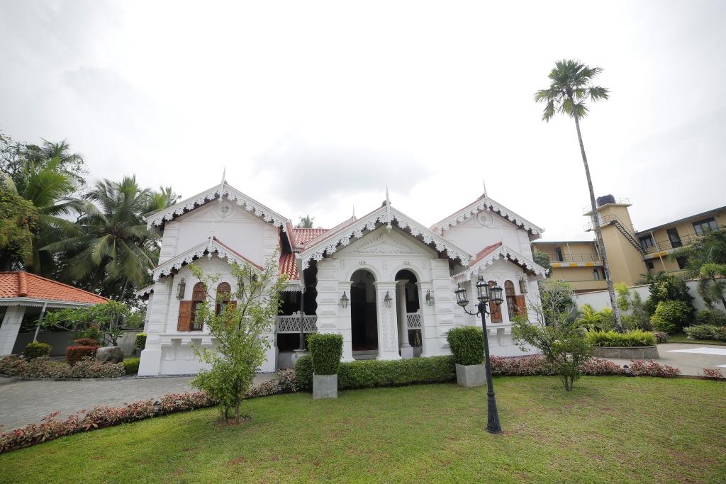 Sinel Rest & Residance Hotel in පාදුක්ක, Sri Lanka