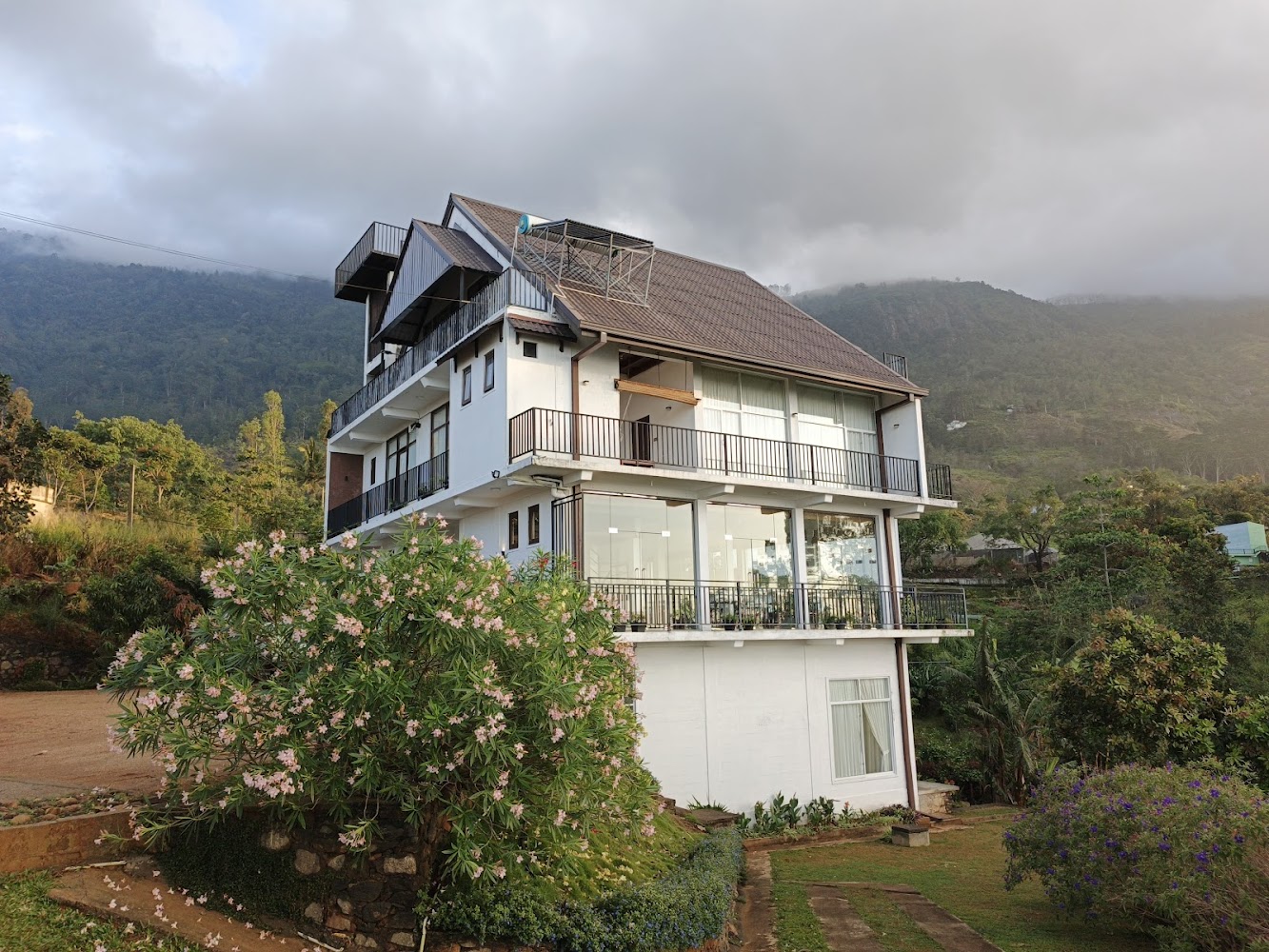 Tranquil Edge Villa Hotel in Haputhale, Sri Lanka