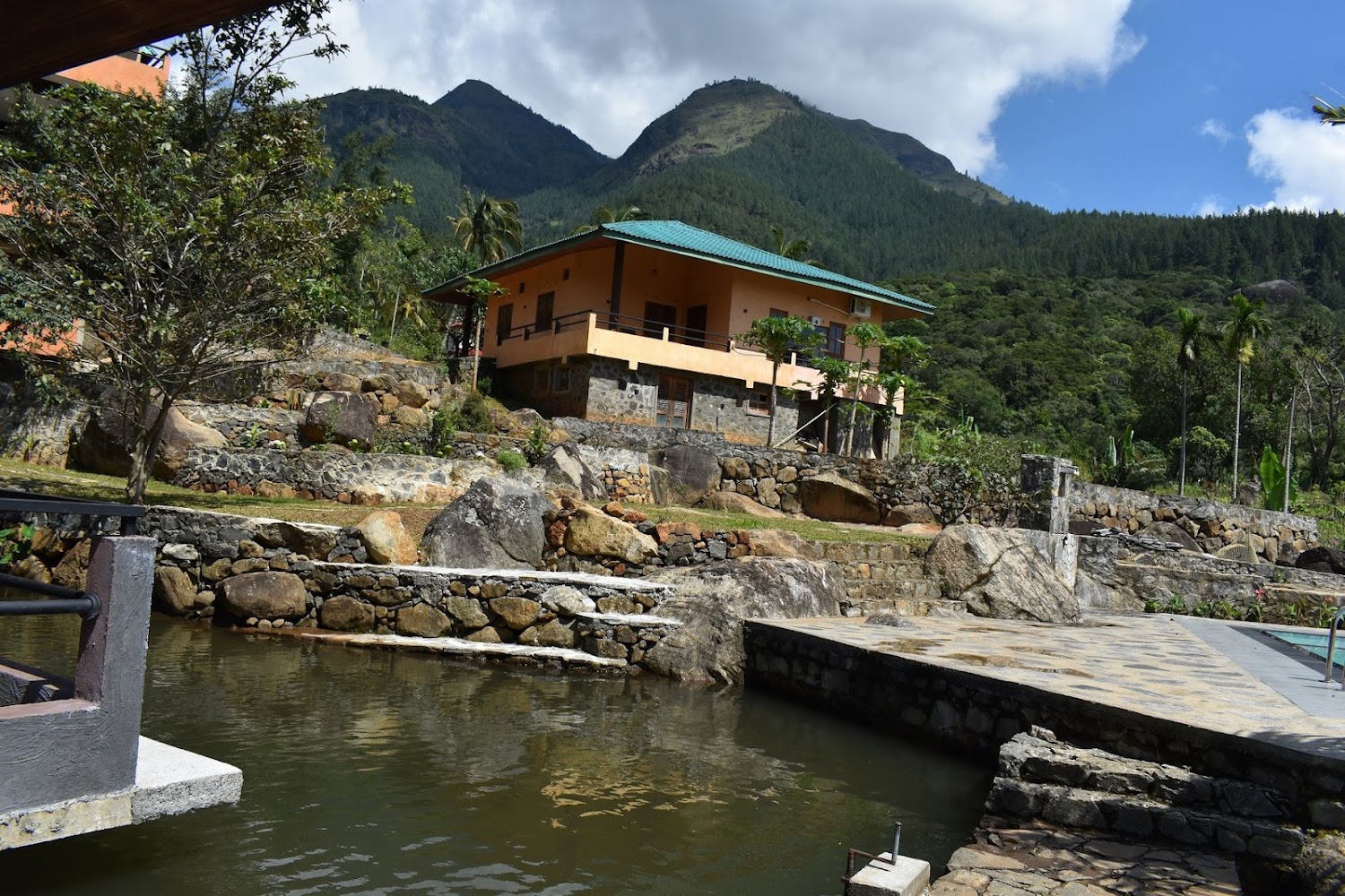World's End Base Eco Village Resort hotel in Belihuloya, Sri Lanka