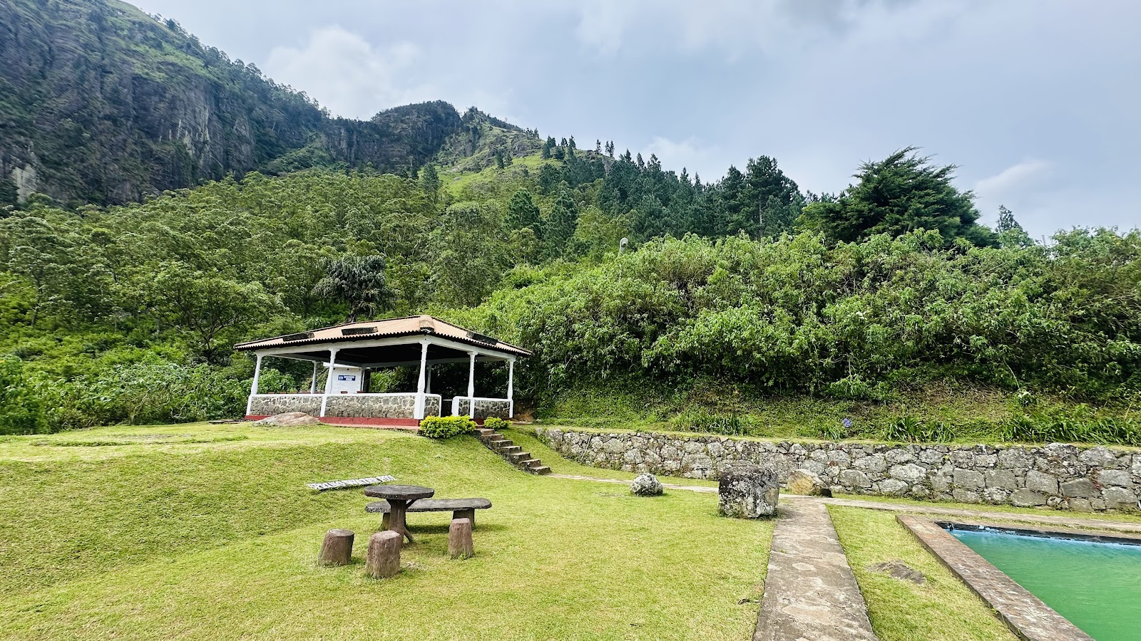 World's End Lodge Hotel in Ohiya, Sri Lanka